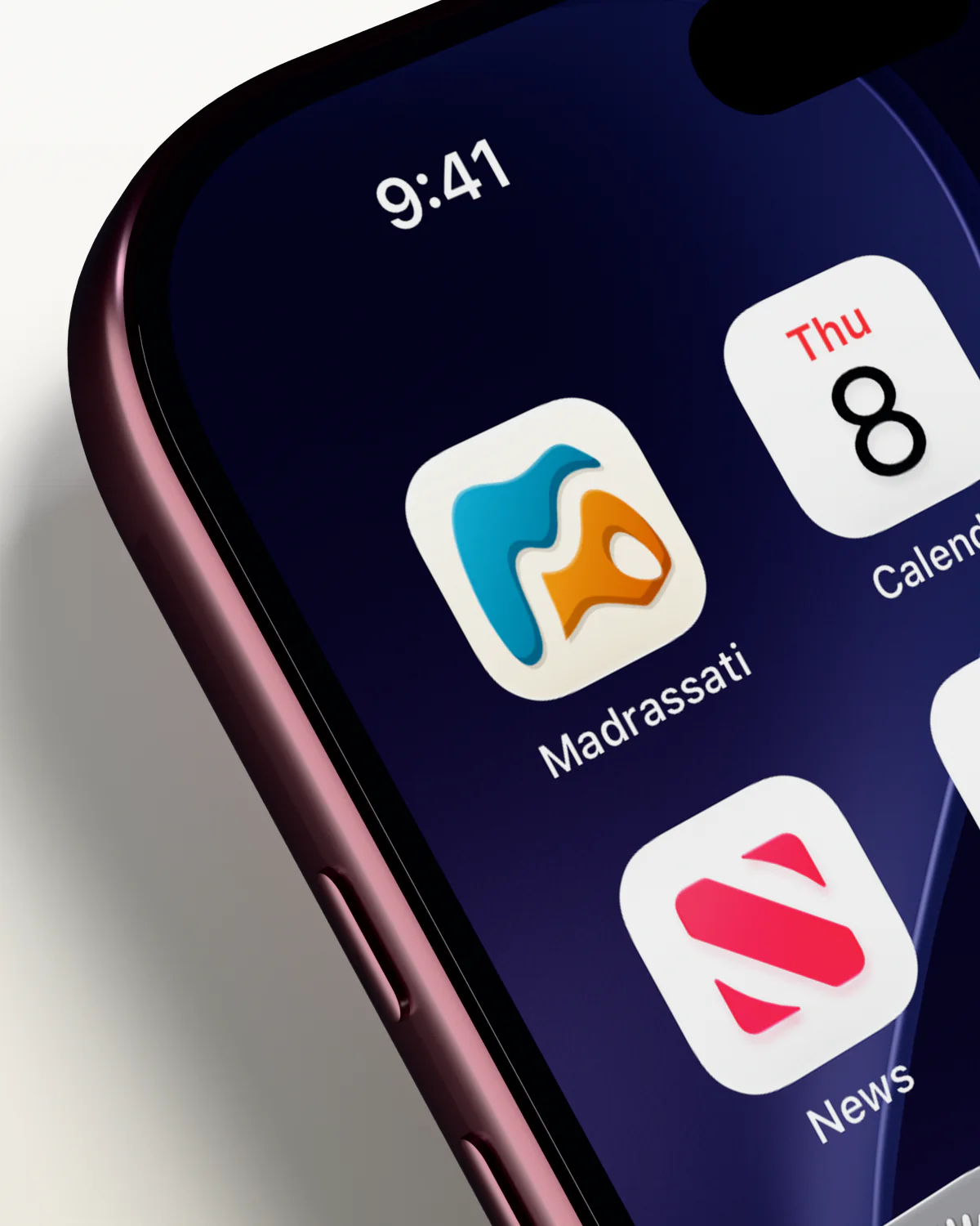 Madrassati in the first slot of an iPhone home screen